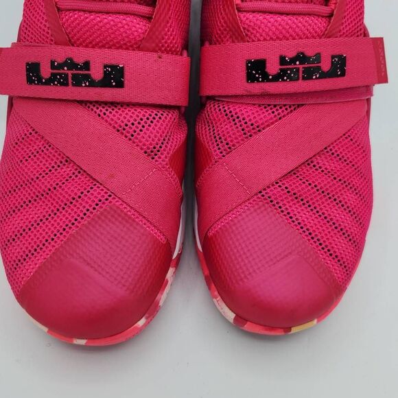 Nike LeBron Soldier 9 - Size 10 - Think Pink Breast Cancer Awareness Month - Picture 2 of 8